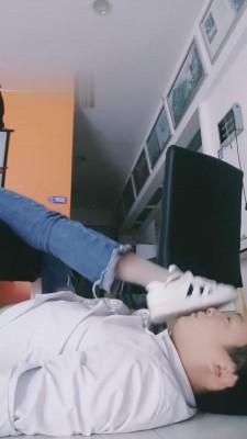 【小贱mt】素人全体重踩踏专场 bf12025