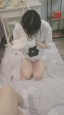 【00小主十言】帆布鞋白袜羞辱女奴 bf11919