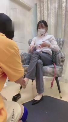 【暴力美学】学姐肉丝脚抽肥猪狗 bf11770
