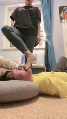 【鹿梦兮】脚奴的下贱生活 bf23024
