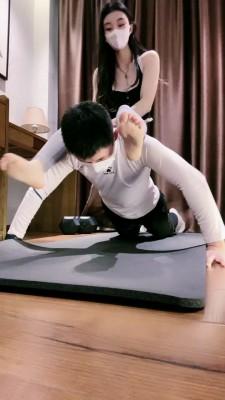 【罗宾】女学员调健身教练 bf22948
