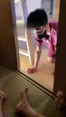 【若依】足浴店让狗舔脚 bf21571