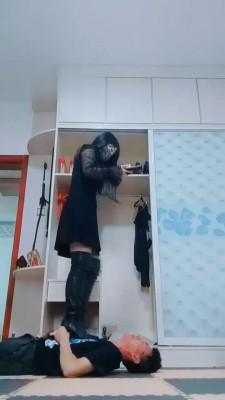 【魅影女神】长靴丝袜脚踩虐 bf19152