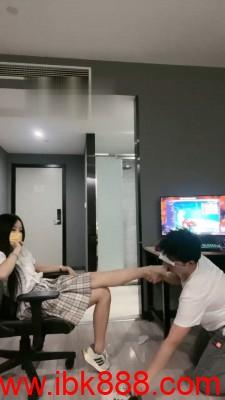【奈奈生】JK小姐姐羞辱虐打狗 bf18133