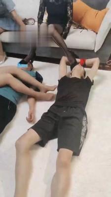 【美丝大大】大型群玩游戏现场玩多奴 bf17654 【美丝大大】大型群玩游戏现场玩多奴 bf17654