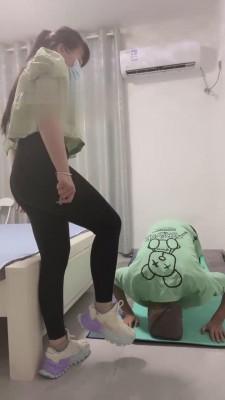 【菜菜】偷窥姐姐练瑜伽的后果 bf15520
