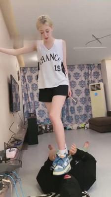 【麋鹿银儿】运动女神VS绿帽狗 bf15289 【麋鹿银儿】运动女神VS绿帽狗 bf15289
