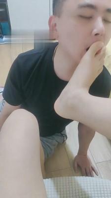 【嘉文】小白鞋原味棉袜羞辱邻居 bf15202