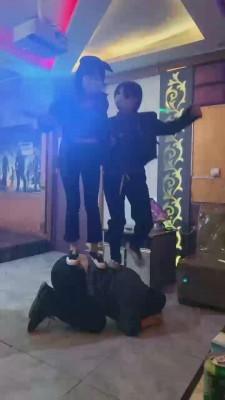 【精神小妹】超强素人学生KTV群调 bf13557