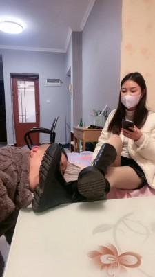 【惜沫】诱导继父舔逛街后的鞋袜脚 bf21249