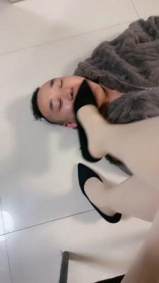 【惜沫】诱导继父舔逛街后的鞋袜脚 bf21249