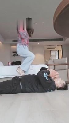 【阮芷大人】姐妹花全体重踩踏专场 bf12556