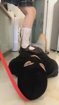 【云云酱】全体重踩踏/鞋底喝酸奶 bf618
