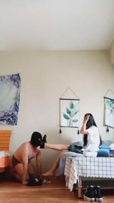 【罗宾】JK学生主白袜羞辱班主人 bf509