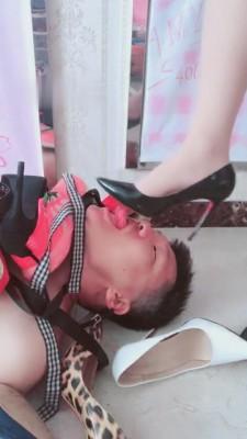 【兔粉粉】人体智能擦鞋机器-舔鞋奴的最爱 G-210823-22