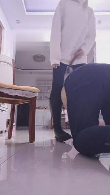 【草莓SS】霸气小姐姐把男同学变成狗 bf3908