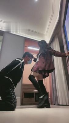 【强抚】皮鞋过膝袜踢裆开发场 bf3871