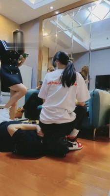 【暴力美学】双S带素人调脚奴 bf3743
