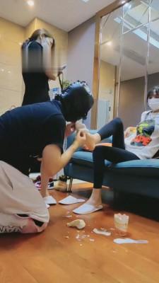 【暴力美学】双S带素人调脚奴 bf3743