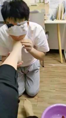 【梵高】强迫喝洗脚水坐脸骑马钻胯 bf3754