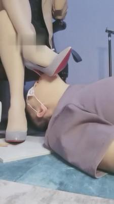 【美柠】肉丝深喉插到干呕 bf3481