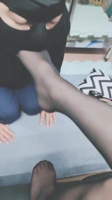【灵竹】黑丝脚深喉到晕厥 bf9227