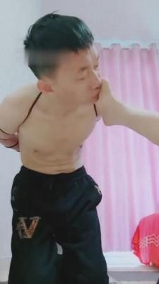 【梵一】御姐小白鞋羞辱抖M奶狗 bf7588
