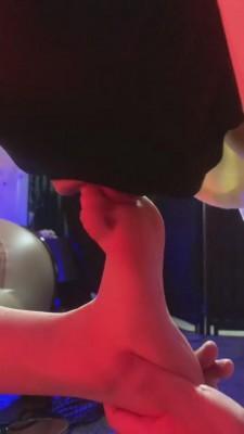 【甜甜】剧情-惩罚扫楼狗 bf7350