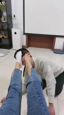 【美离子】和男友逛街后原味羞辱奶狗 bf7361