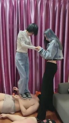 【二宝】新高端素人无限点击到发狂-舔原味脚 bf9064