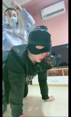 【Q月s】TJ场：黑色马丁靴骑马踩踏遛狗喂食 bf6806