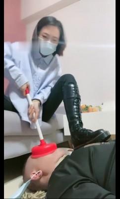 【Q月s】TJ场：黑色马丁靴骑马踩踏遛狗喂食 bf6806