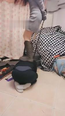 【汏典】藤条马鞭暴打狗东西-屁股开花 bf6741