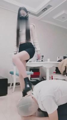 【猫神大人】暴力踢踹男员工 bf6265