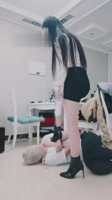 【猫神大人】暴力踢踹男员工 bf6265