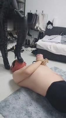 【乐姐】捆绑圈养奴强制喝圣水 bf6552