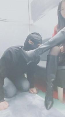【灵竹】边舔靴子边犯贱的狗奴 bf6121