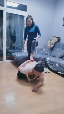 【重庆仙儿】超暴力小白鞋重度踢踹 bf10343