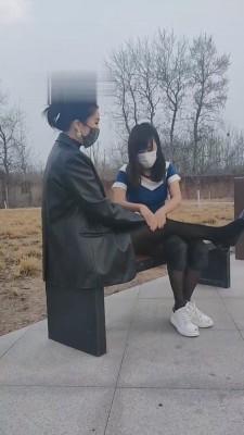 【北京冷大人】户外调女奴路人围观 bf10520