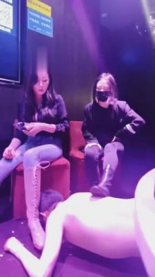 【小拽主人】群调-强制吃呕吐物 bf1031