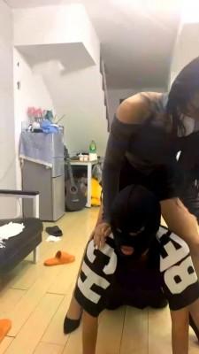 【婉婉】调教家奴继续播 bf1304