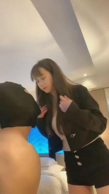 【樱桃大大】可爱芭比网红模特耳光羞辱场 bf1535