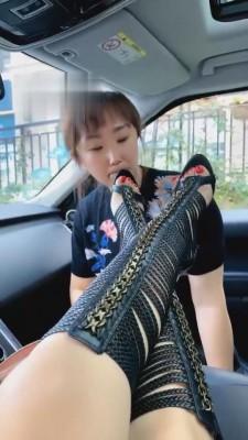【歌迪丝】路边小三母狗清理鞋底 bf1851