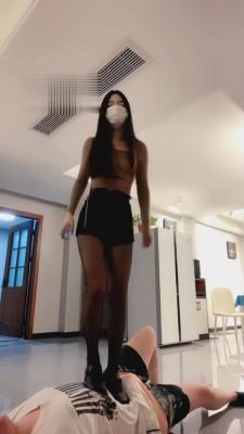 【仙女殿下】网红模特黑丝平底鞋全体重踩踏 bf2069
