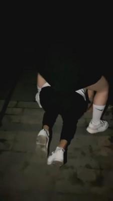 【胖虎】双妹子开发调教小白鞋靴子 bf2269
