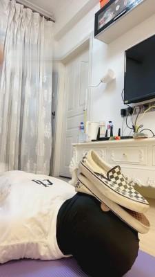 【暴力美学】强迫舔鞋舔脚-酸臭棉袜脚抽狗脸 bf2351