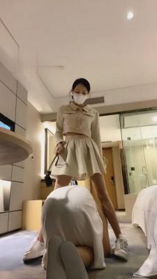 【弯弯小阿姨】小白鞋原味臭丝袜羞辱 bf2519