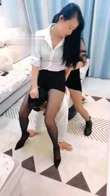 【夕微】小叔子伺候我和闺蜜舌吻 bf2606