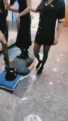 【采淇S】3S-带素人美女入圈-重度踩踏 bf2752