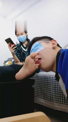 【小刚几】调教-第一视角-舔脚底蛋糕 bf2798